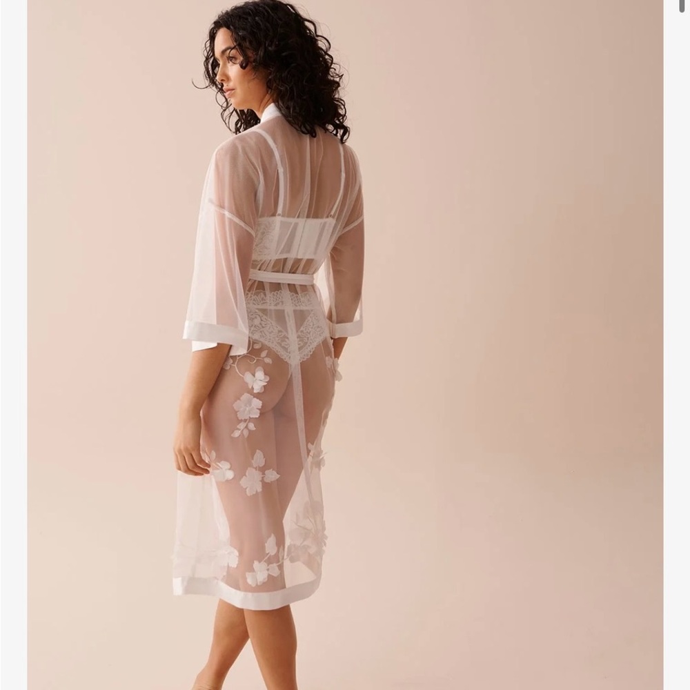 La vie en rose long sheer mesh floral kimono
